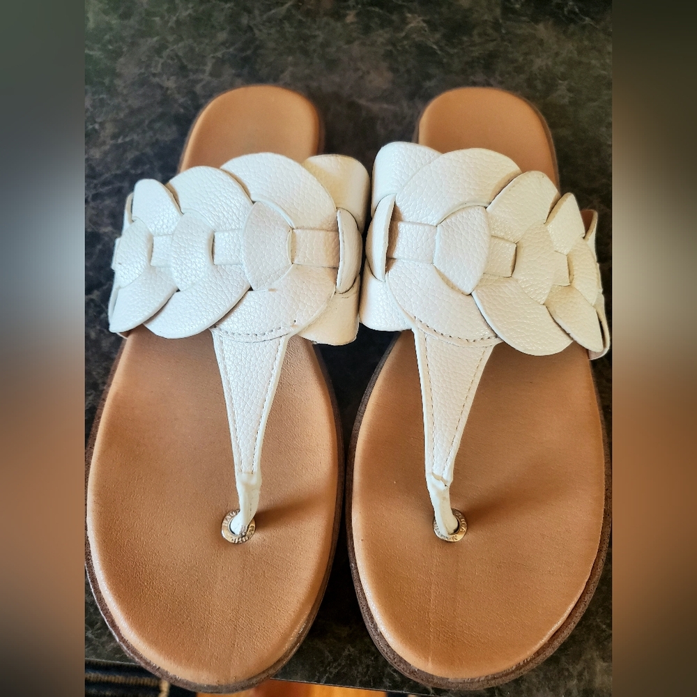 Nautica Sliders Size 8